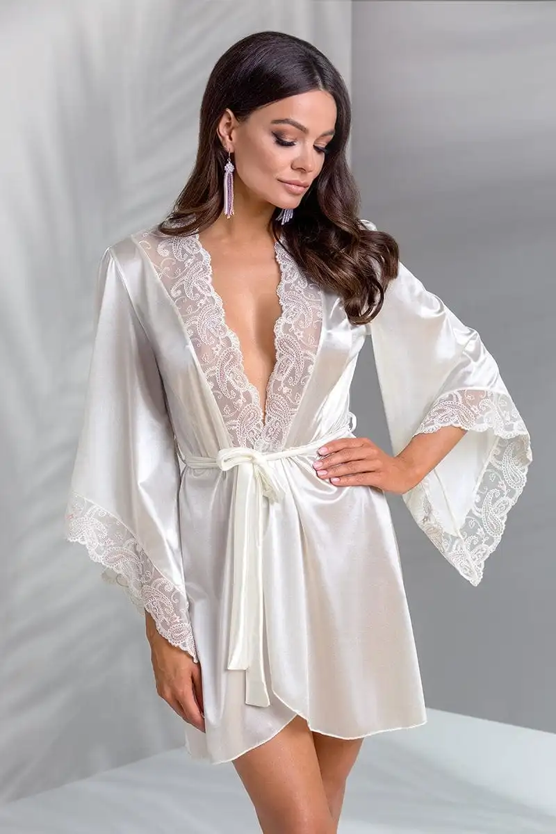 Peignoir Satiné Bordé De Tulle Motif Cachemire + String Inoe - Casmir 1 Peignoir Satiné Bordé De Tulle Motif Cachemire + String Inoe - Casmir